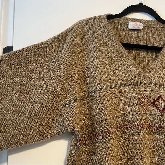 Ash Creek | Vintage Grandpa Sweater - Picture 2 of 12